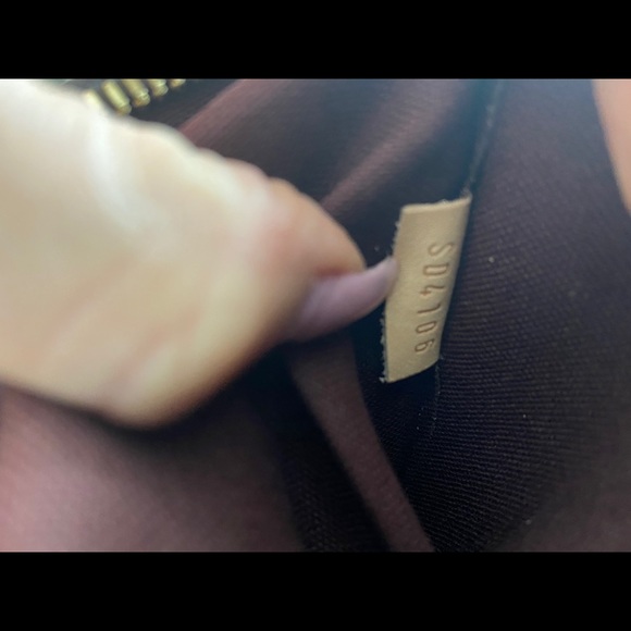 Louis Vuitton - Picture 5 of 5